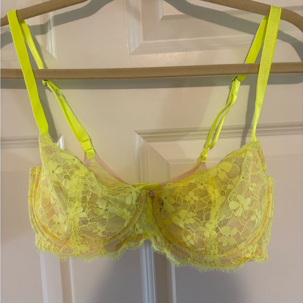 Victoria Secret push up unlined bra